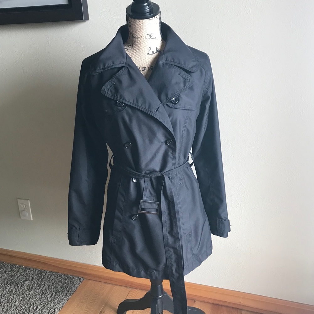 Cutter and Buck short trench coat